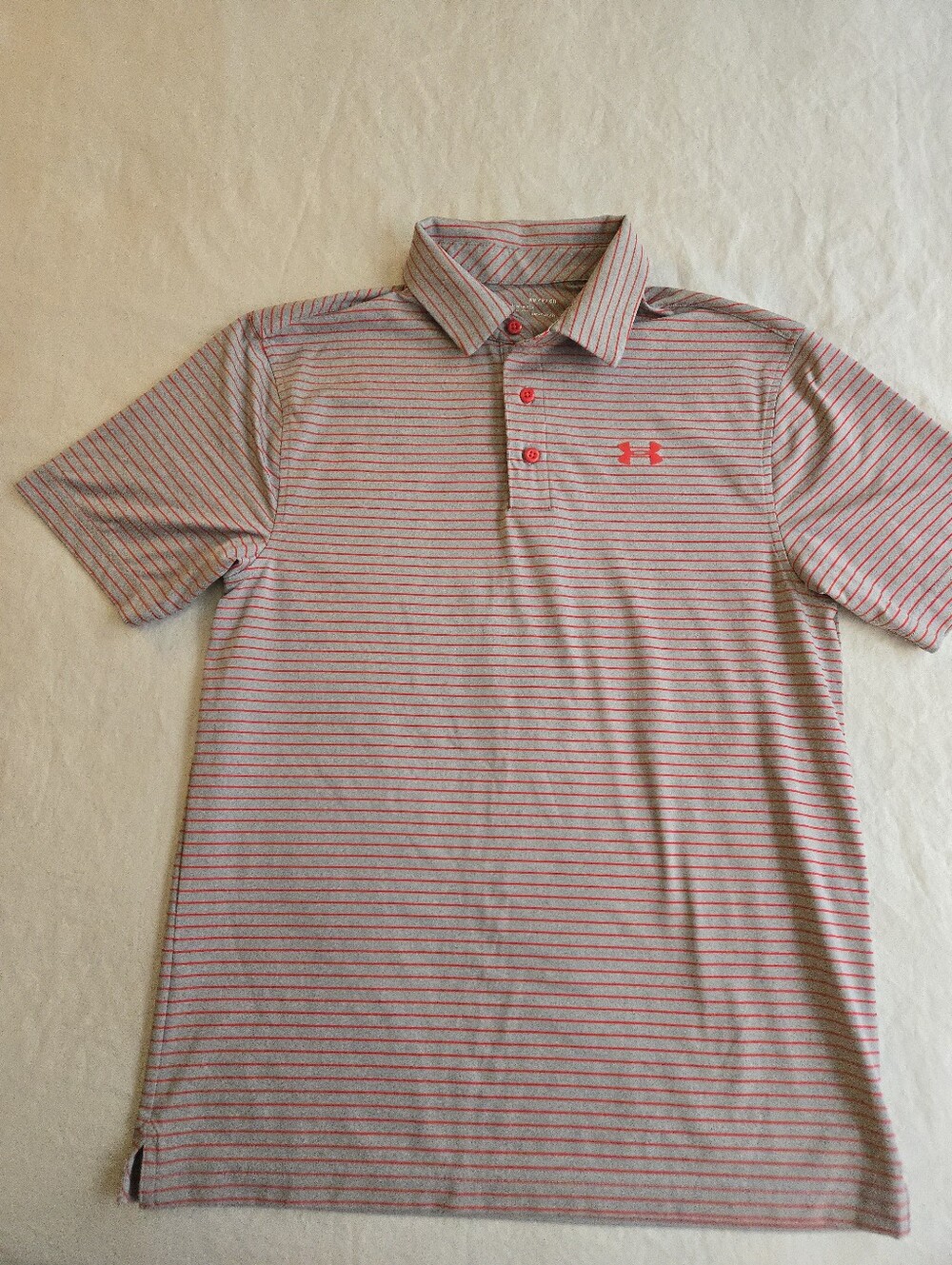 Under Armour Heat Gear Loose Fit Gray Polo Red Stripe EB4